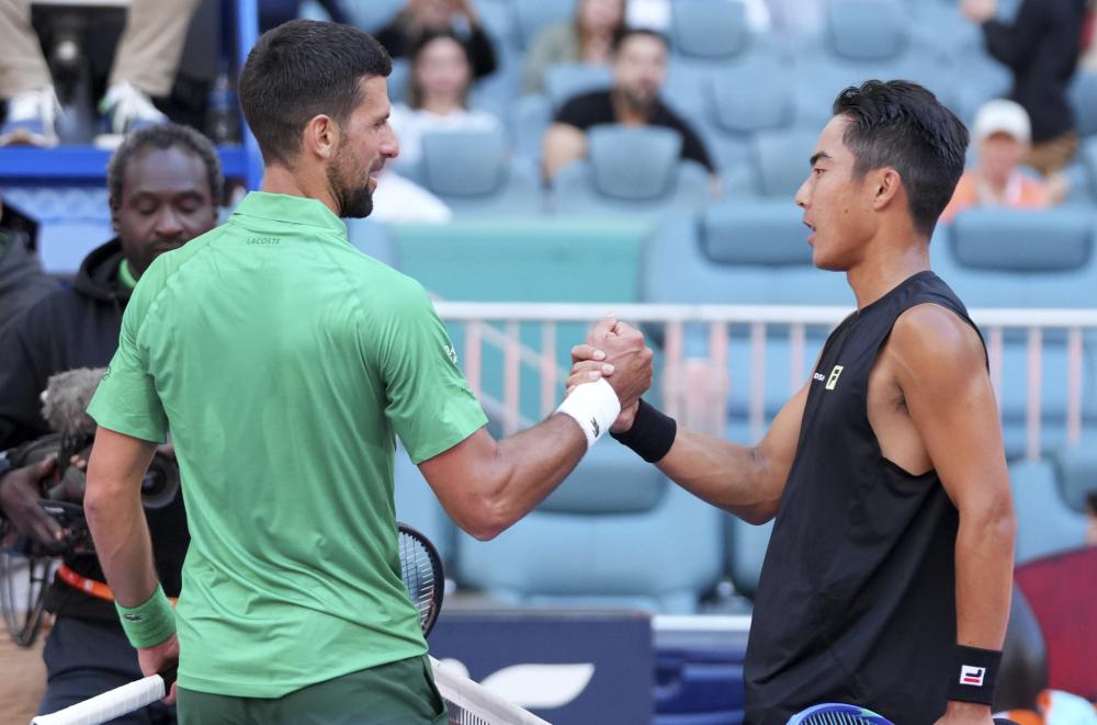 爱游戏官方入口：正式接手尤文帅位，图多尔抵达孔蒂纳萨训练基地.